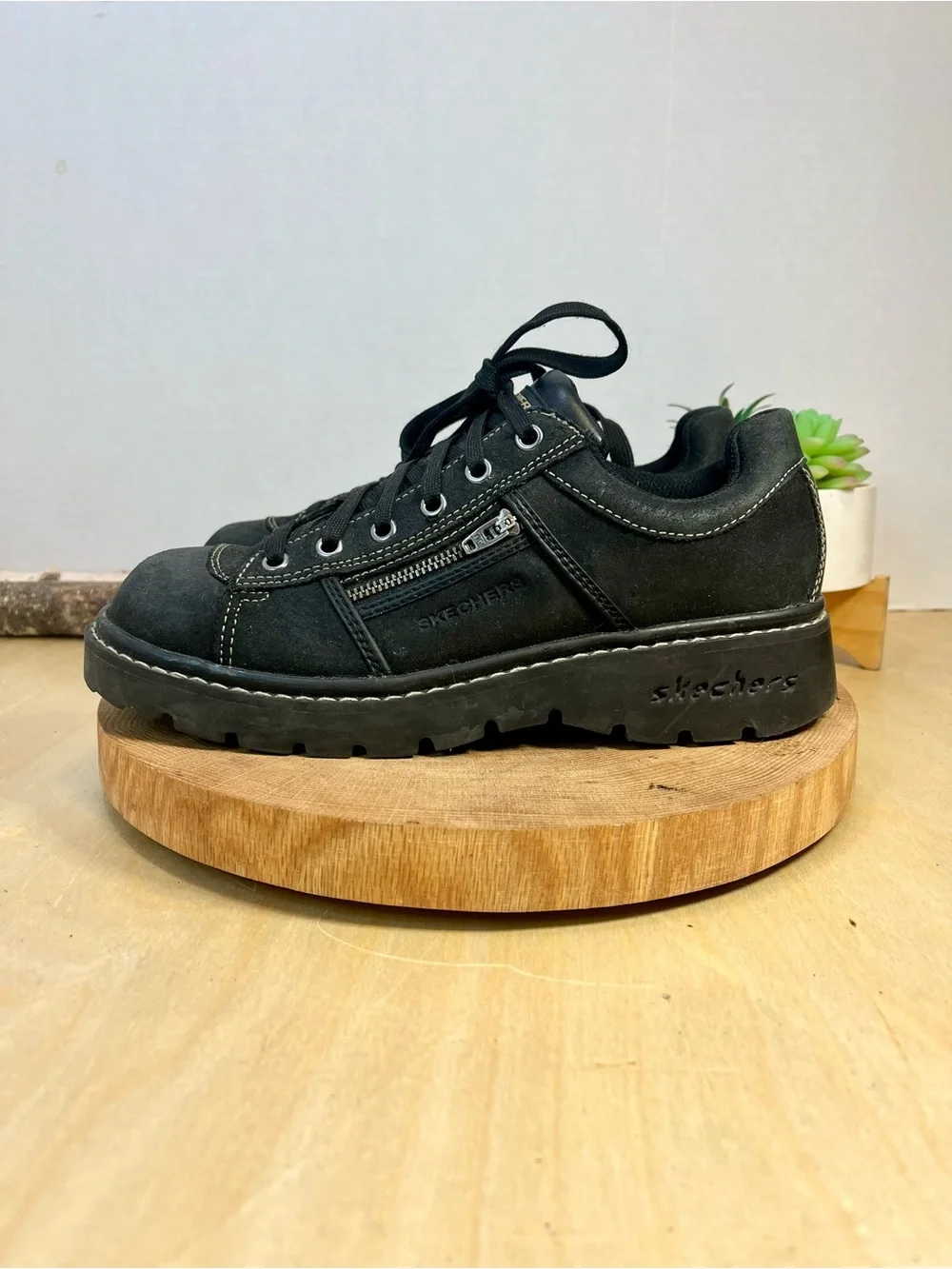 Skechers | Vintage Y2K Chunky Lug Sole Platform Shoe in Black 46406 Size 9.5